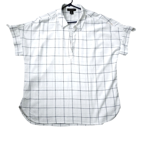 Tahari Tops - Tahari Linen Navy and White Window pane Top